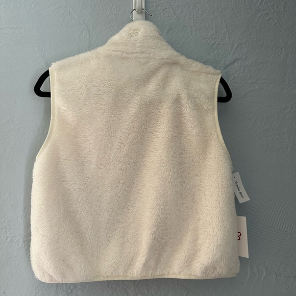 Sunday Best White Fuzzy Zip Up Vest - Picture 2 of 7